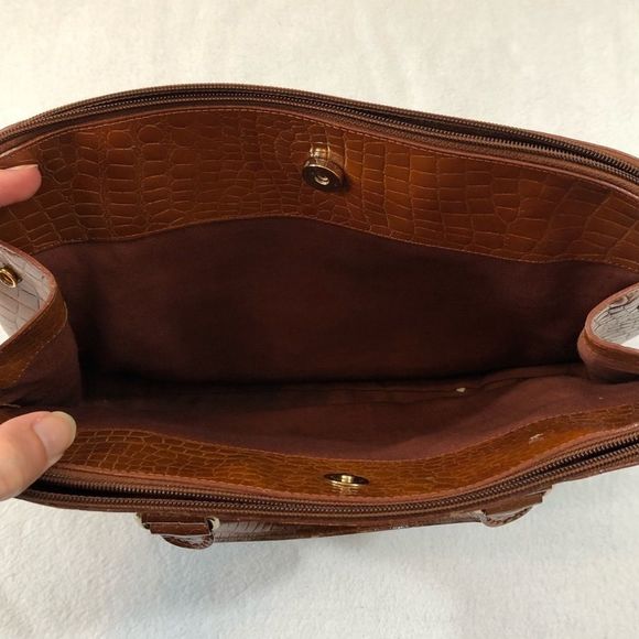 Wathne Medallion Brown Embossed Leather Handbag - Picture 6 of 7